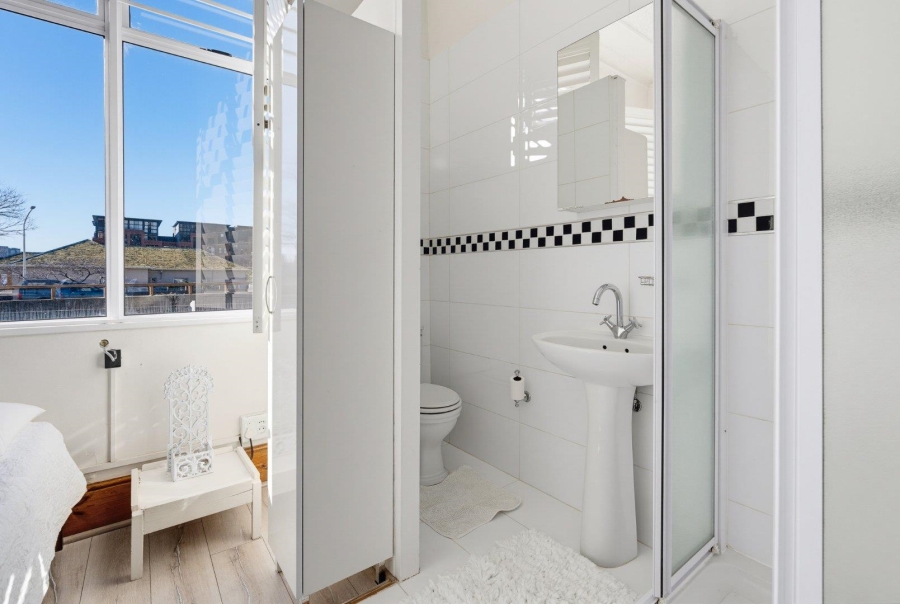 8 Bedroom Property for Sale in Vredehoek Western Cape